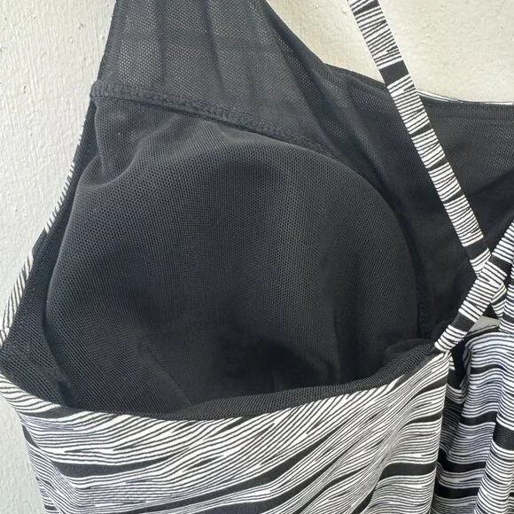 Athleta Ariel Venice Athletic Dress, Black and Gray, Small - Picture 10 of 11